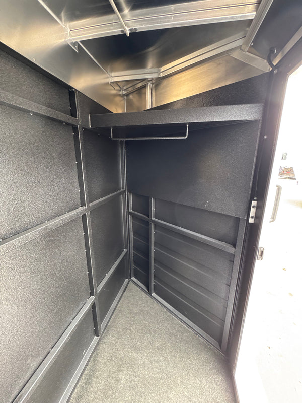 2026 Logan Coach Riot 4 Horse T/T #14157