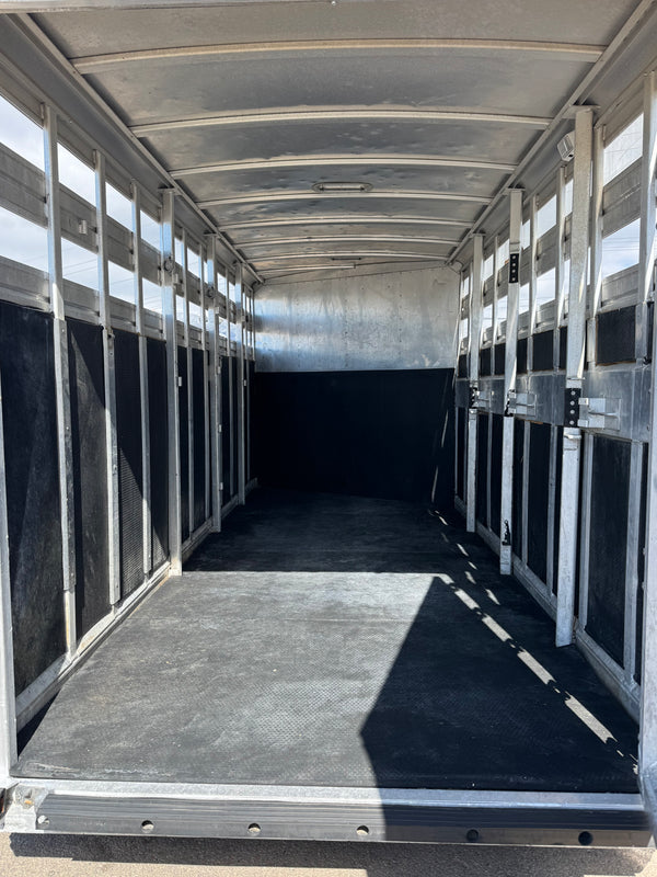 1994 Featherlite 4 Horse Stock Combo