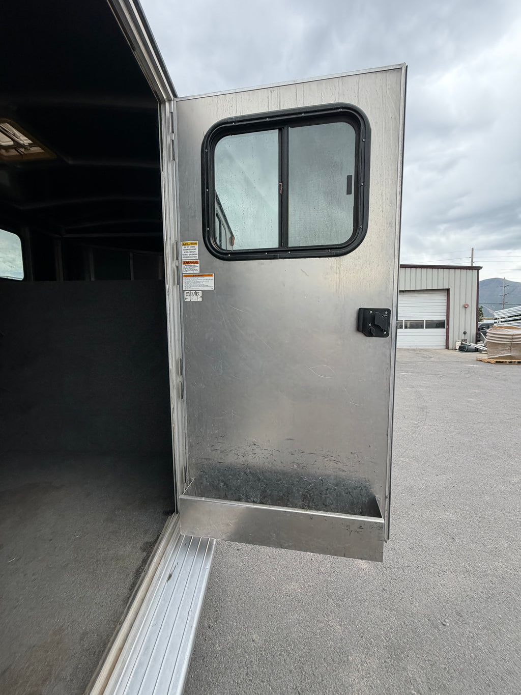 2006 Classic 5 Horse Goosneck