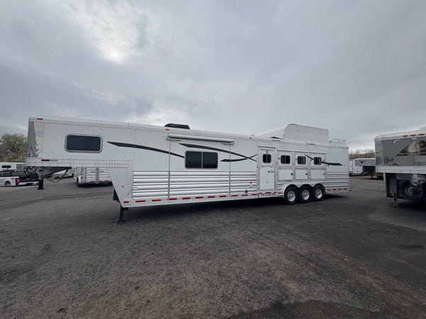 2023 Platinum Coach 4 Horse LQ