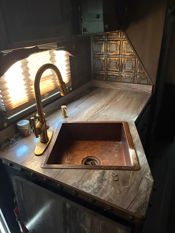 2016 Elite 5 Horse LQ 15’ Trail Boss