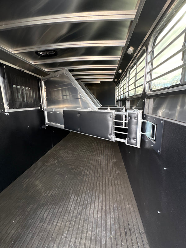 2026 Logan Coach 4 horse Bullseye XL