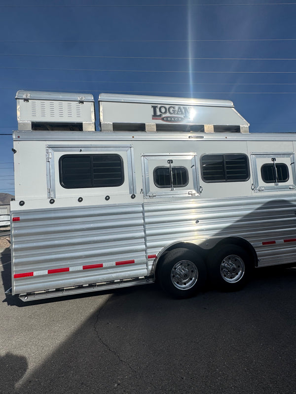 2026 Logan Coach Riot 4 Horse LQ #14002
