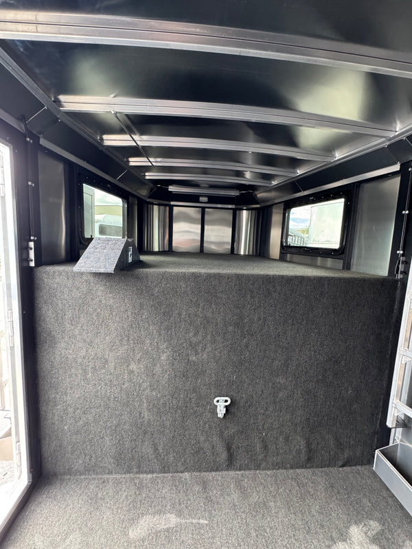 2026 Logan Coach Riot 4 Horse DMD #14158