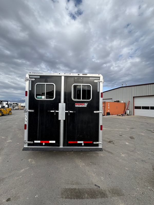 2015 Featherlite 4 HR LQ #40987