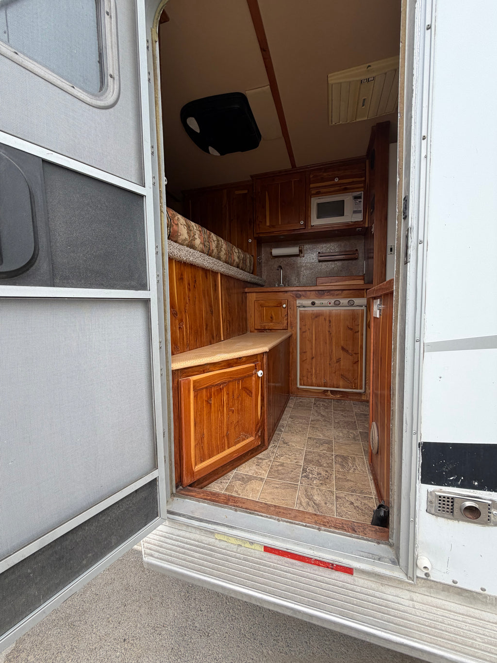 2001 Exiss 6 Horse Weekender