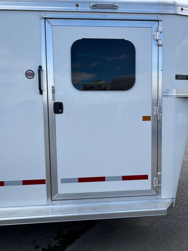 2026 Logan Coach Riot 4 Horse DMD #14158