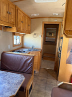 2005 Platinum 4 Horse Living Quarters