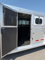 2026 Logan Coach Riot 4 Horse #14384