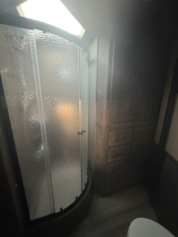 2016 Elite 5 Horse LQ 15’ Trail Boss