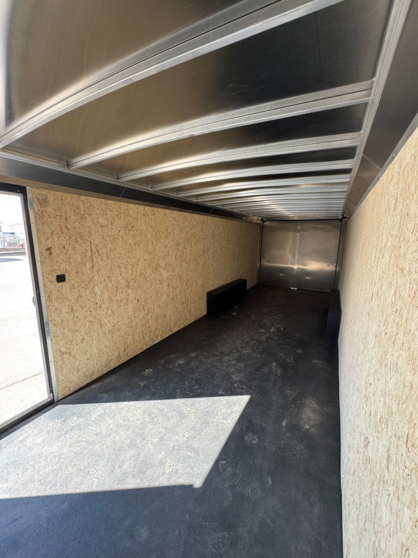 24’ Logan Coach Contractor