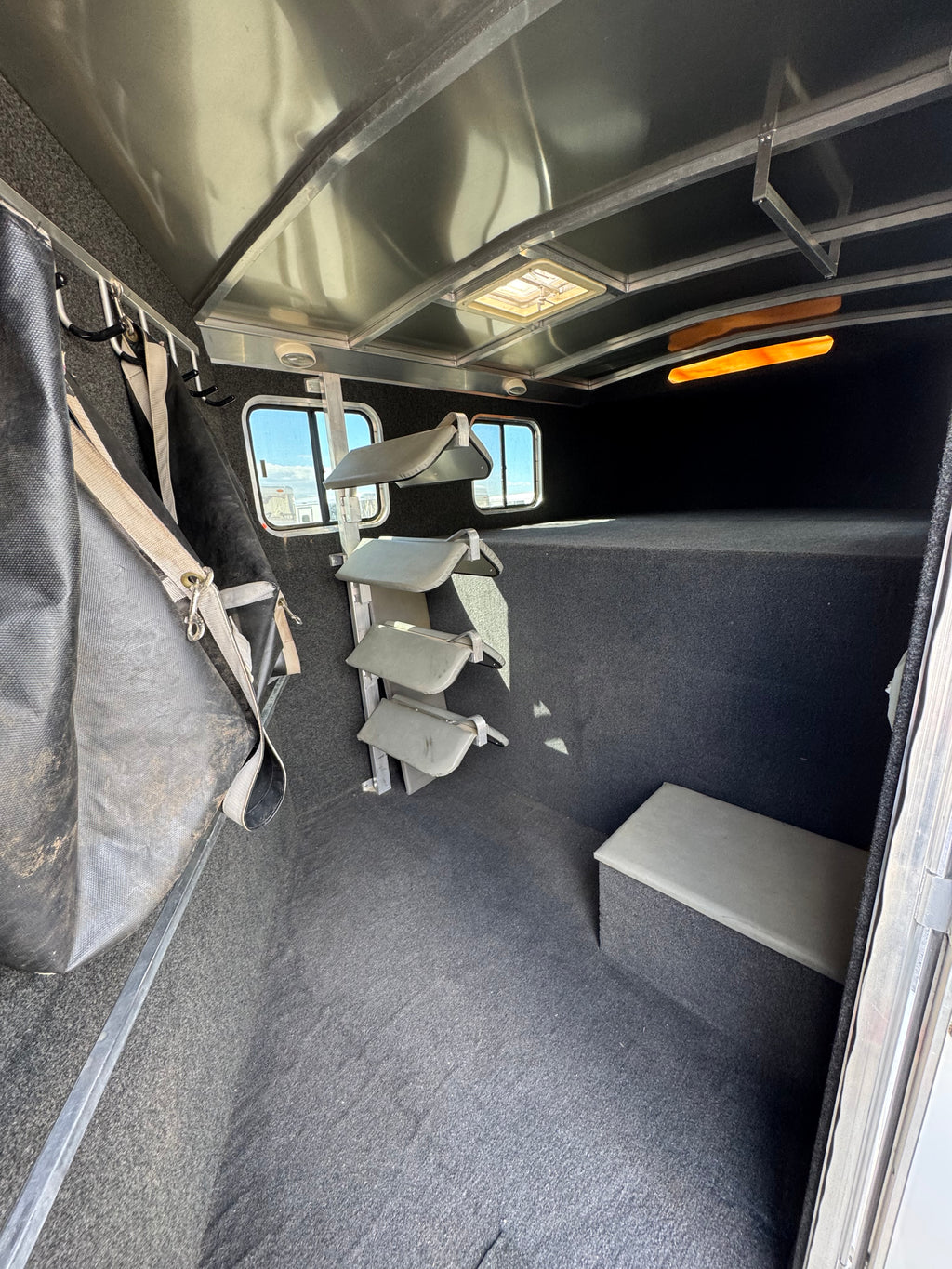 2003 Classic Monarch 4 Horse