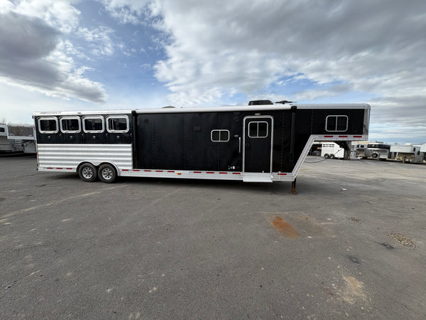 2015 Featherlite 4 HR LQ #40987