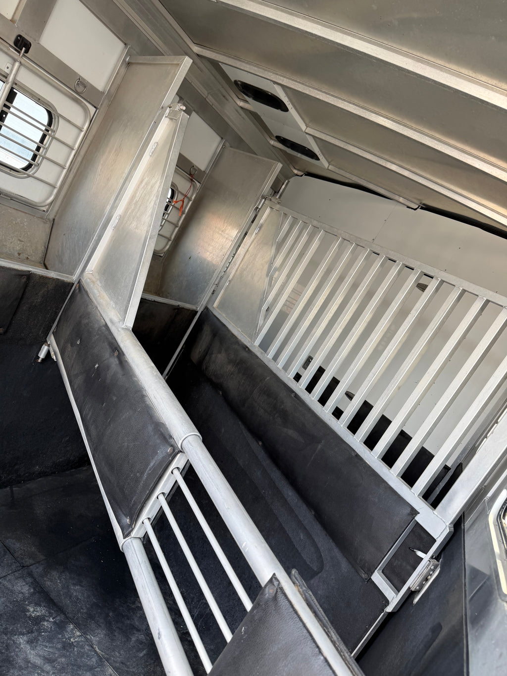 2004 Sundowner 3 Horse LQ #4281