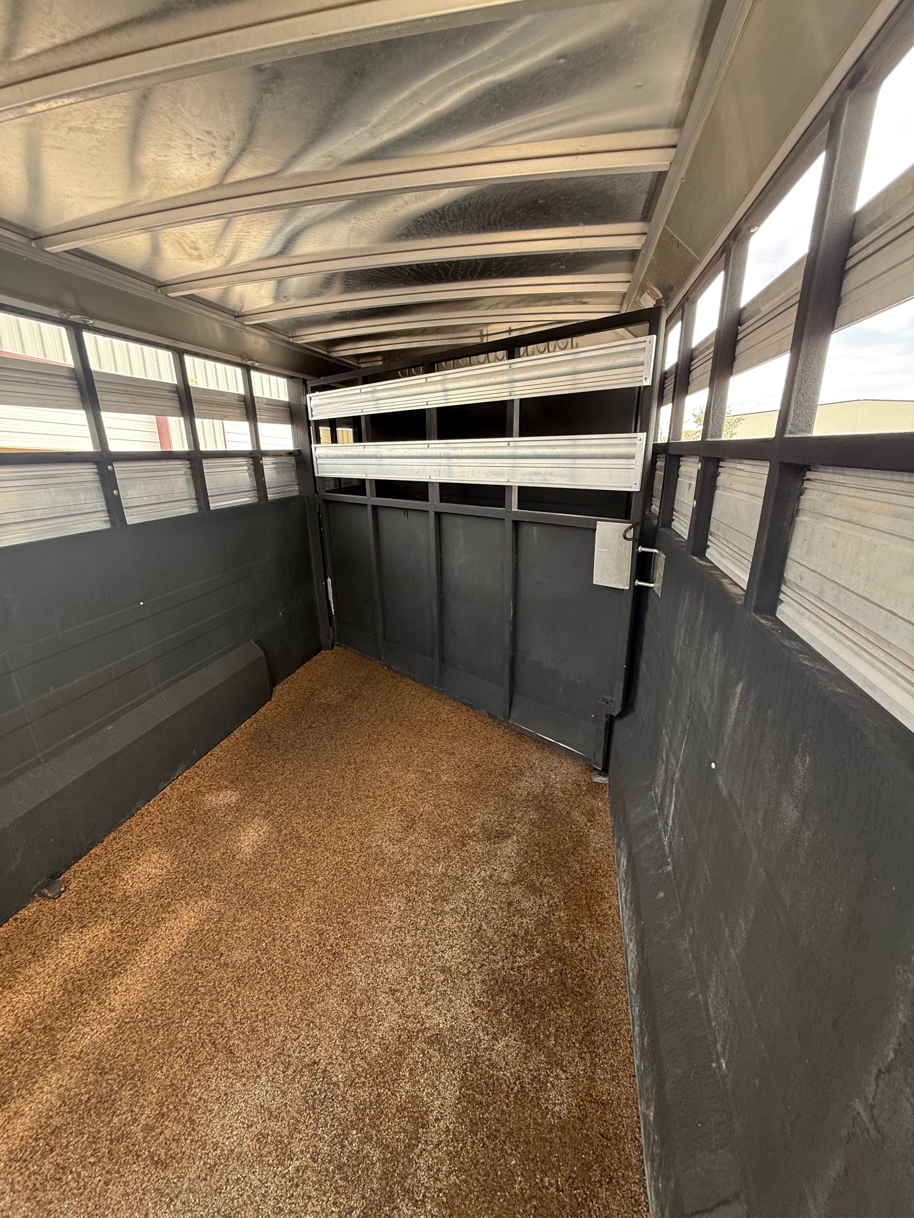 2016 Logan Coach 20’ Stockman #04662