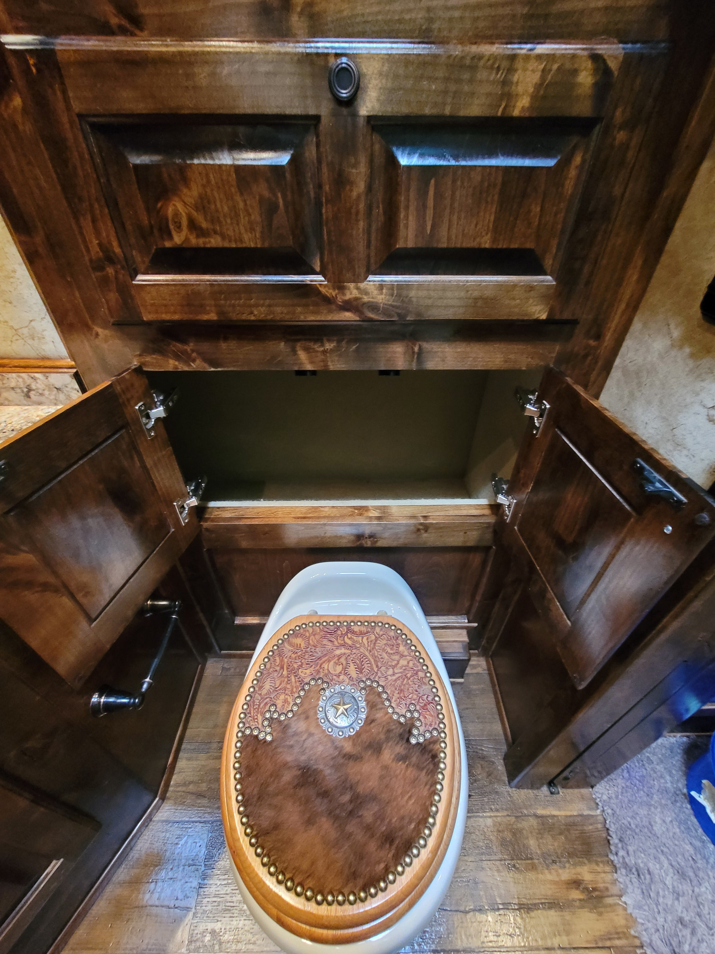 2015 Bloomer 5 Horse Living Quarters