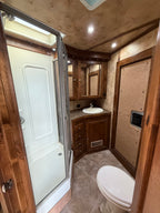 2016 Logan Coach Riot 4 Horse LQ #04074