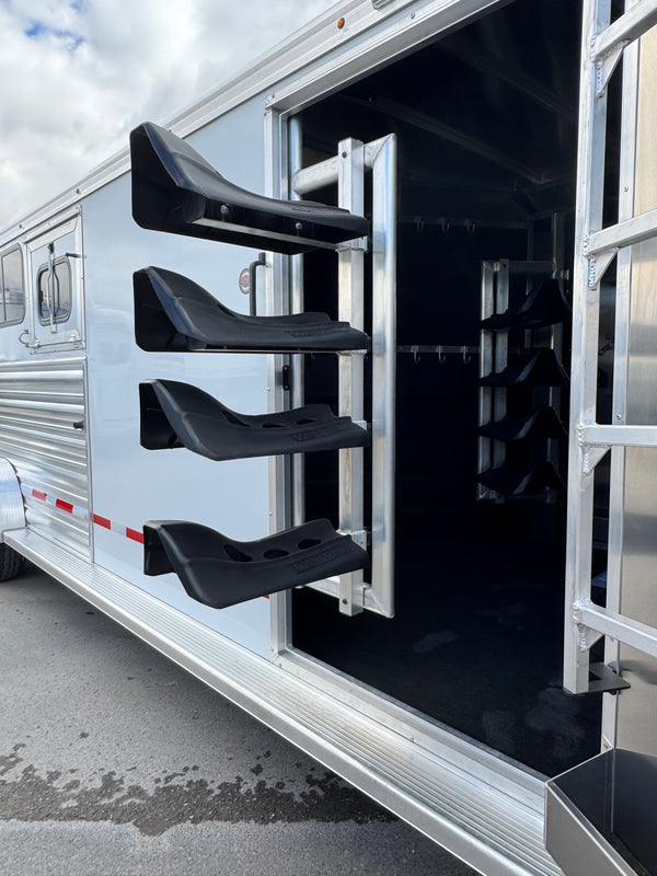 2026 Logan Coach Riot 4 Horse DMD #14158