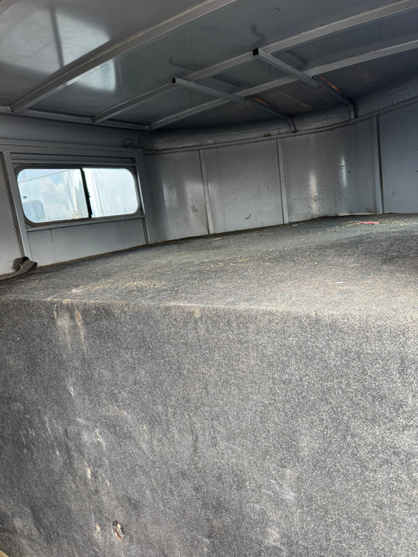 2004 Logan Coach 24 ‘ Stock Combo