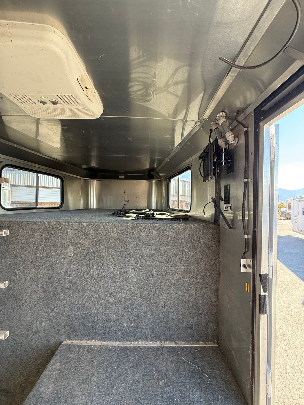 2015 Logan Coach 18’ Stockman #72079