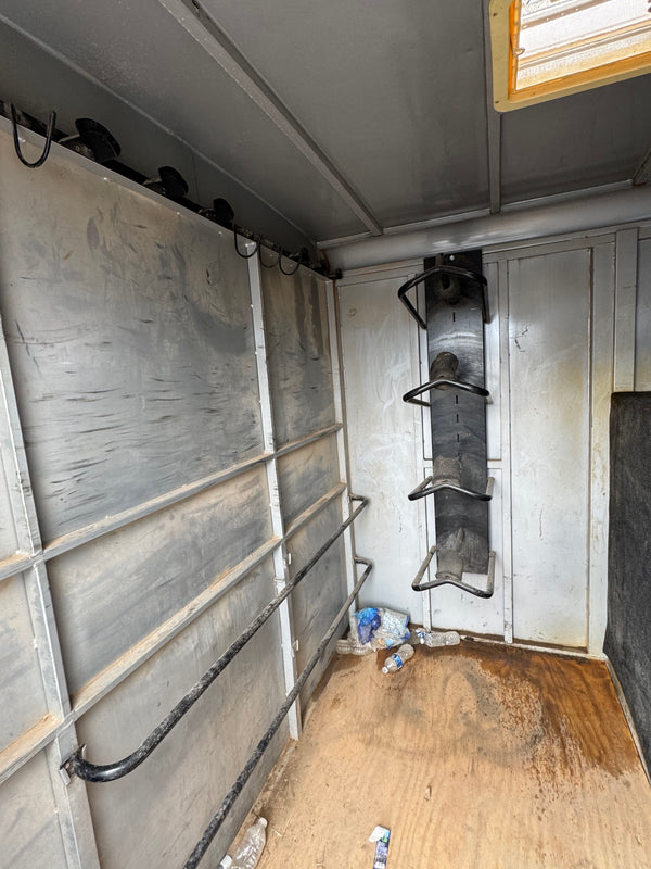 2004 Logan Coach 24 ‘ Stock Combo