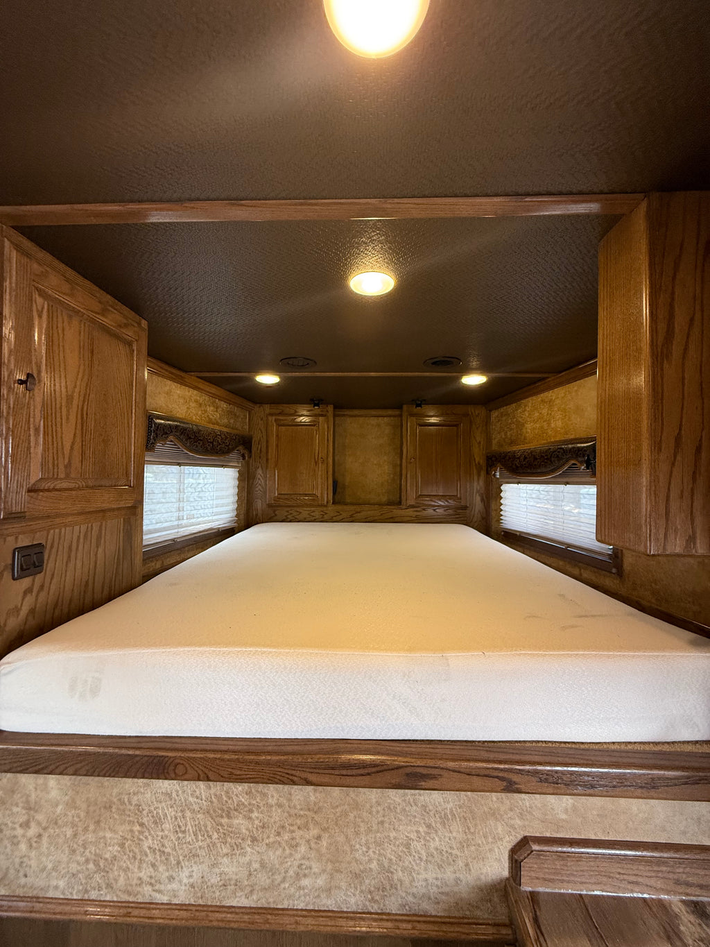 2015 Platinum 4 Horse Living Quarters #07399