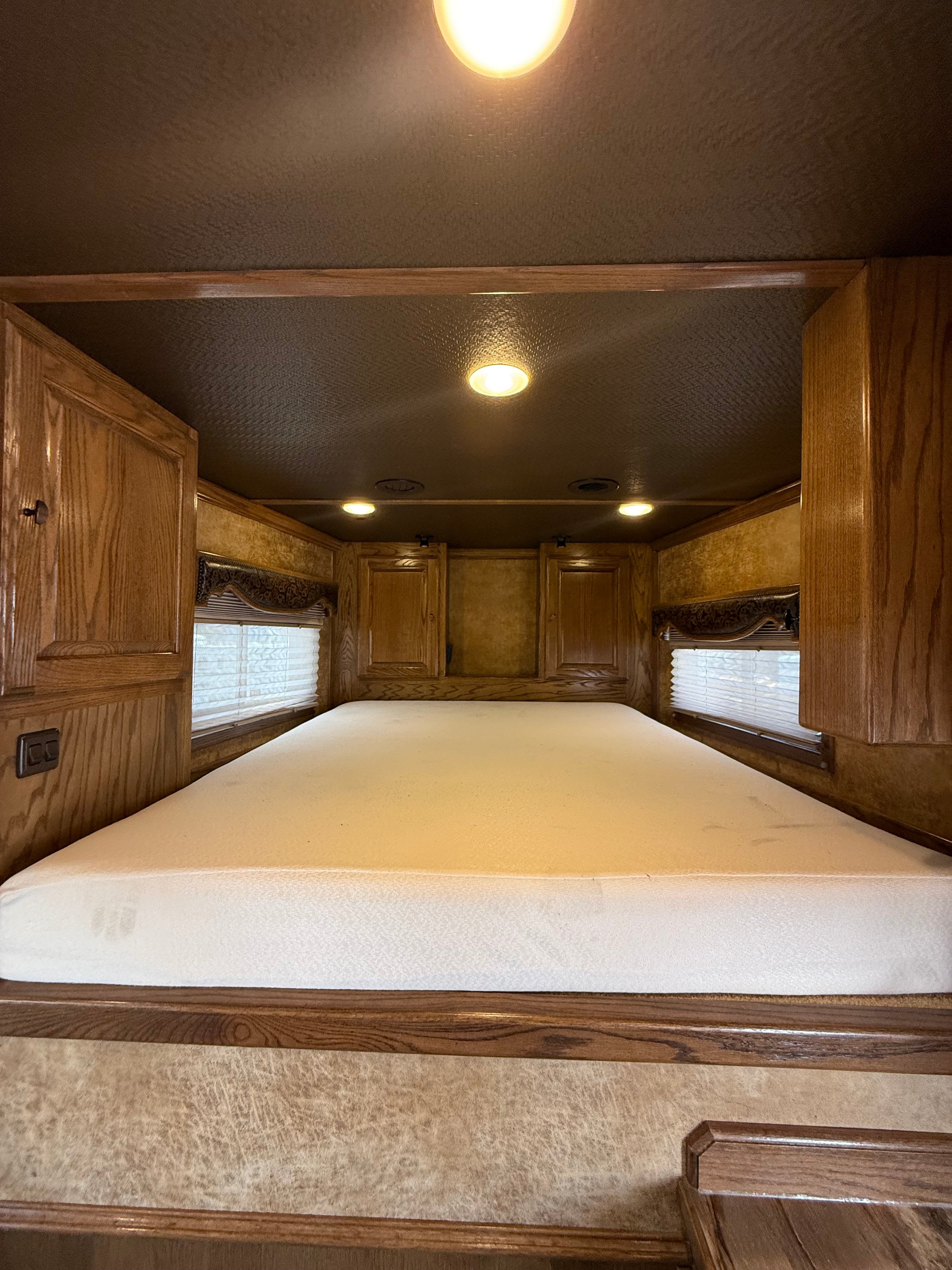 2015 Platinum 4 Horse Living Quarters #07399