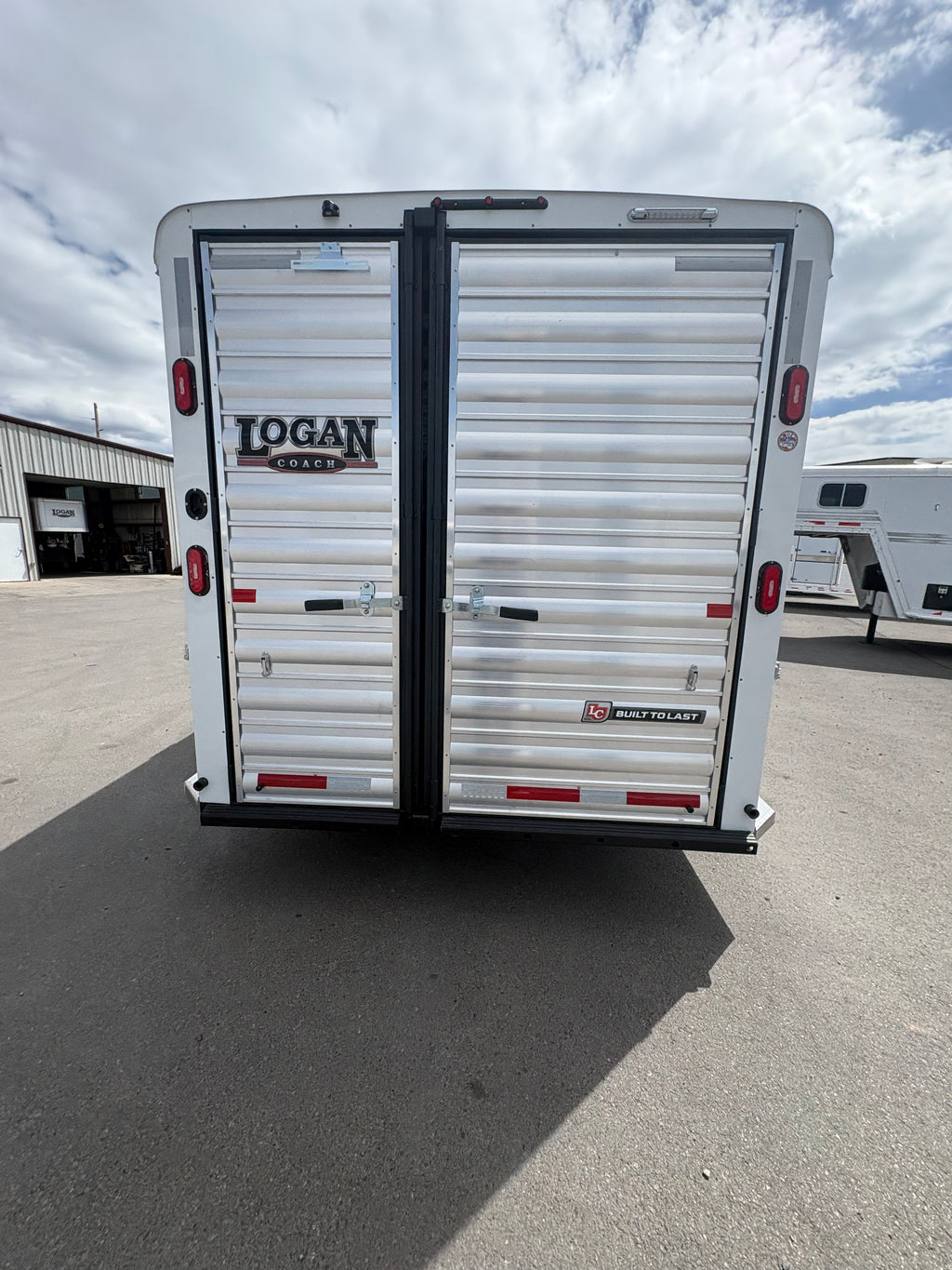 2026 Logan Coach 24’ Stock Combo T/T #14153