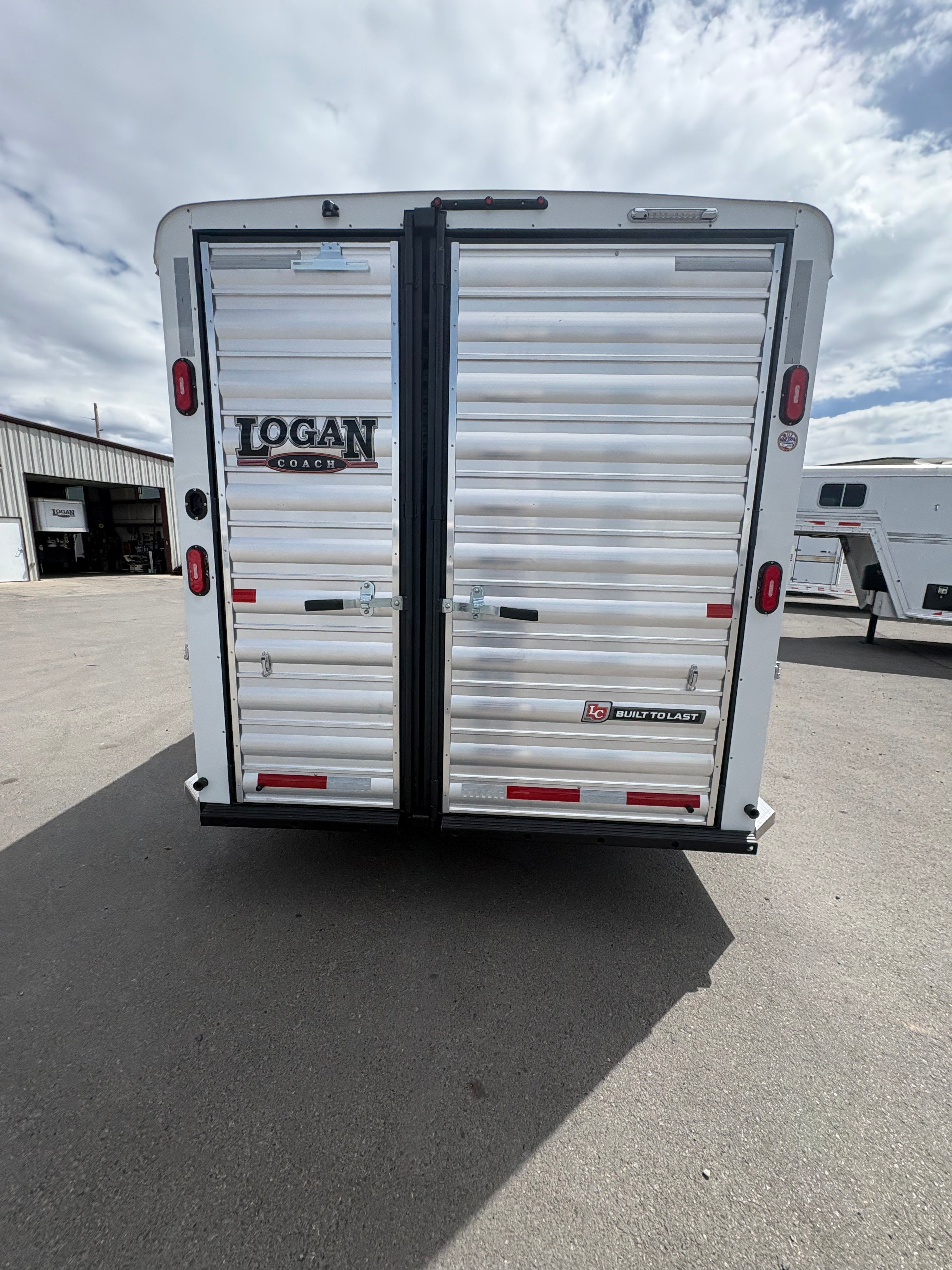 2026 Logan Coach 24’ Stock Combo T/T #14153