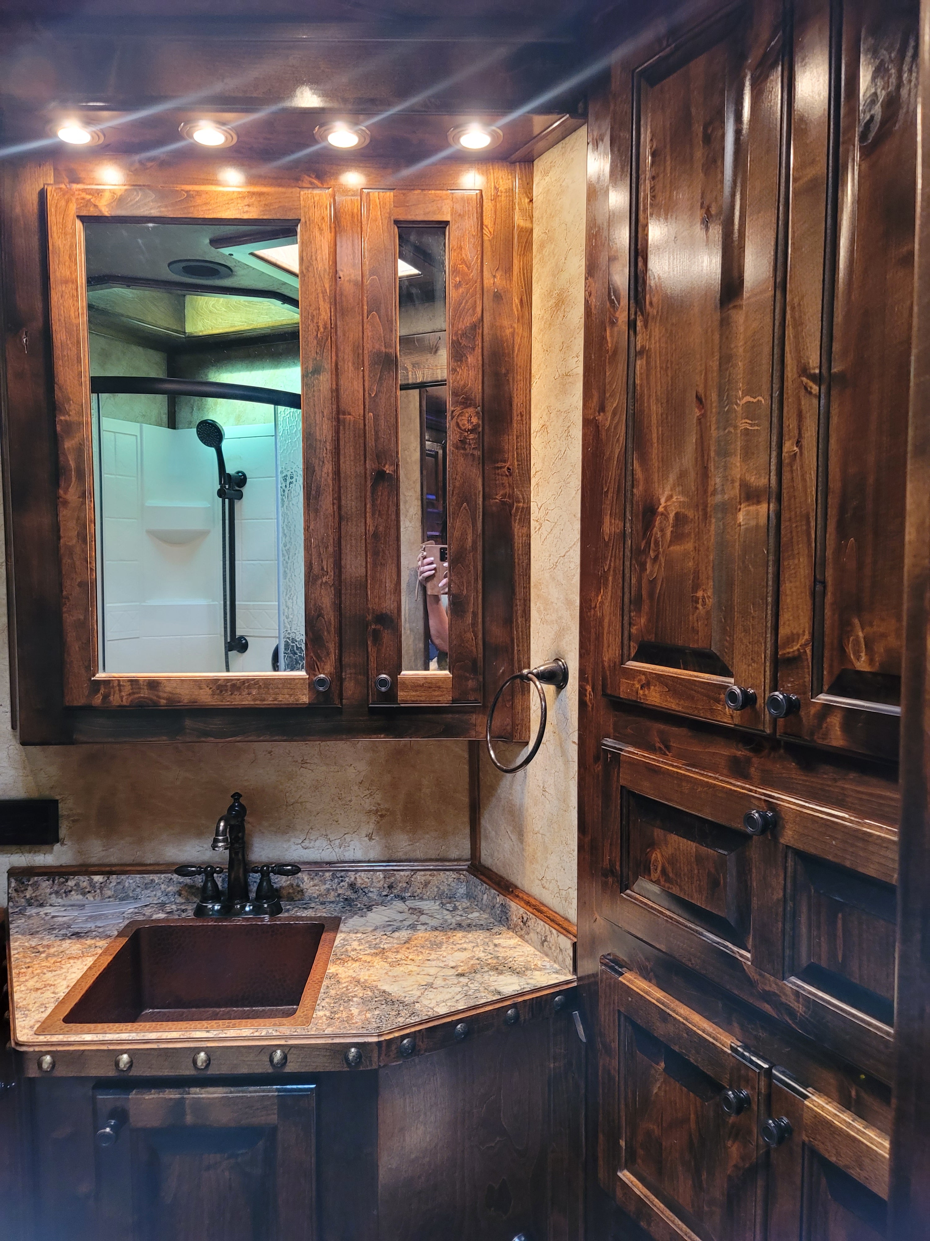 2015 Bloomer 5 Horse Living Quarters