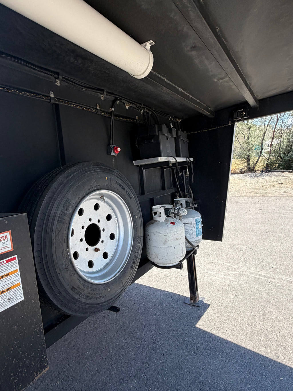 2018 Logan Coach Limited 4 Horse Living Quarters