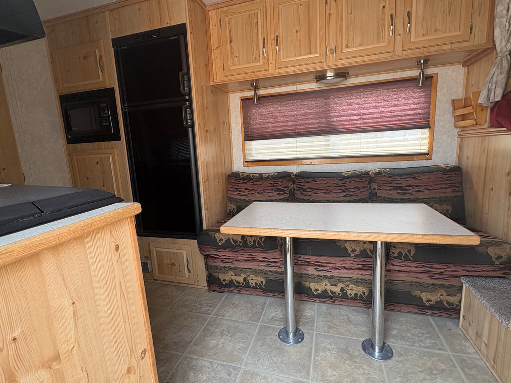 2002 Sundowner 4 Horse LQ