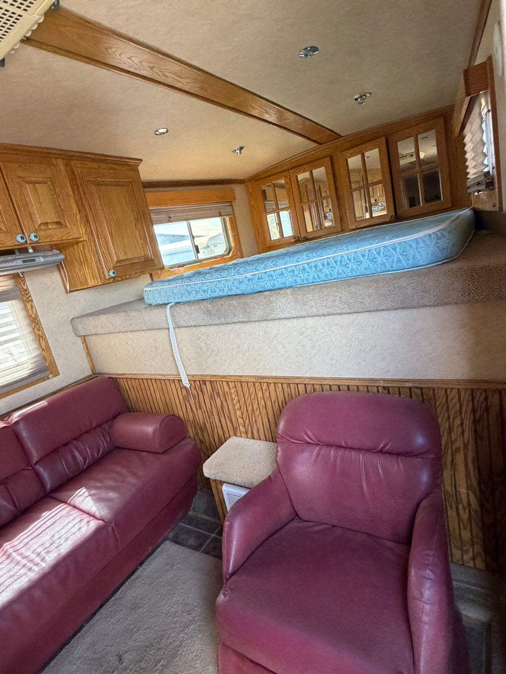 2004 Platinum 3 Horse Living Quarters