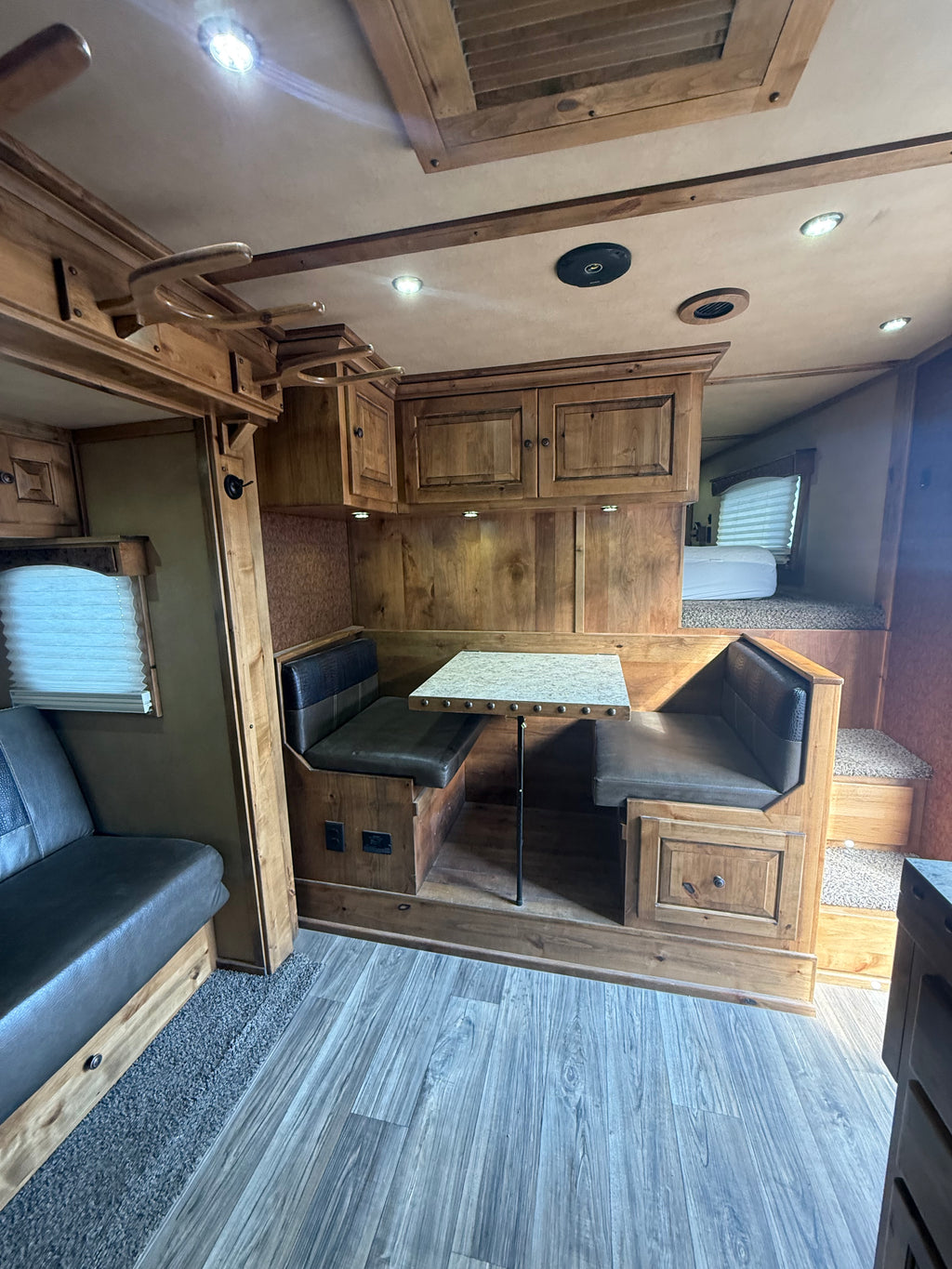 2022 Logan Coach Riot 4H LQ #09718