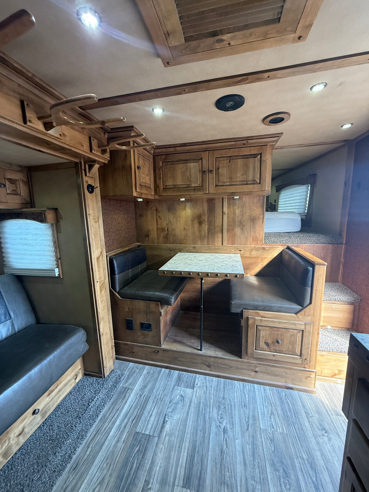 2022 Logan Coach Riot 4H LQ #09718