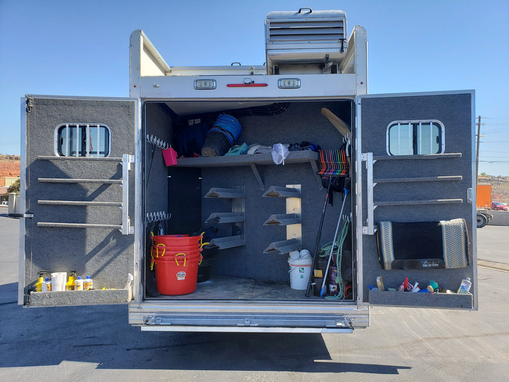 2015 Bloomer 5 Horse Living Quarters