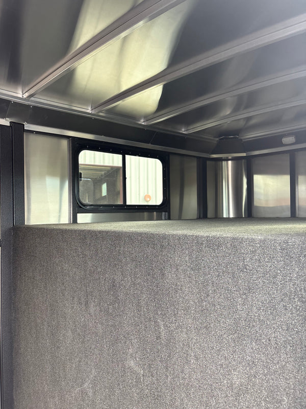 2026 Logan Coach 4 horse Bullseye XL