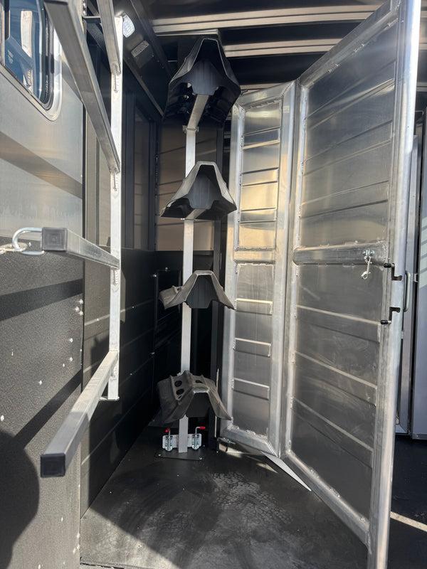 2025 Logan Coach Bullseye 4 Horse LQ #13240