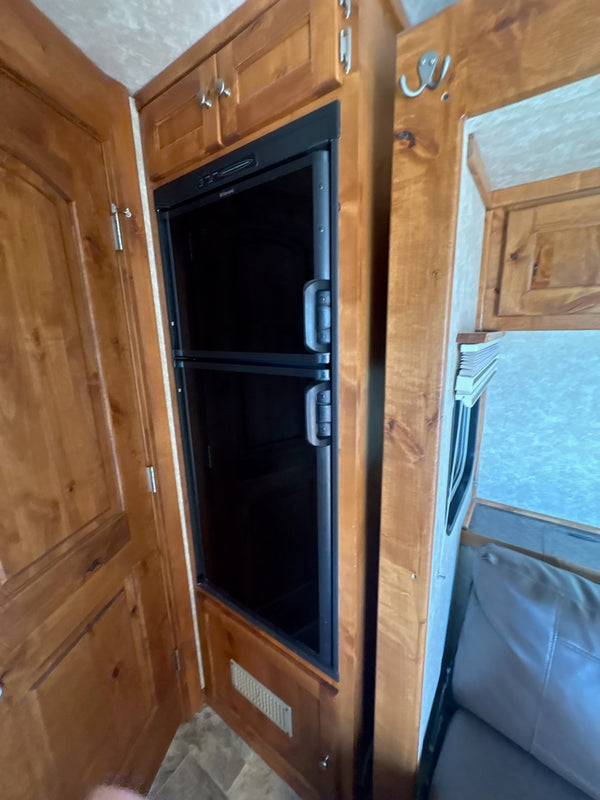 2017 Logan Coach Limited 4 Horse Living Quarters