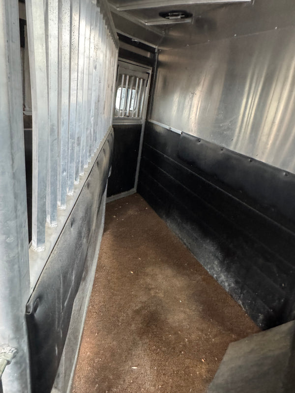 2015 Logan Coach 4 Horse LQ #72021