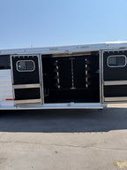 2026 Logan Coach Riot 4 Horse #14384