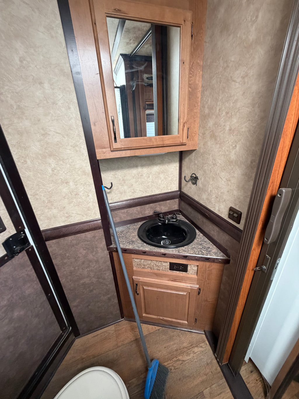 2017 Trails West Santa Fe Living Quarters