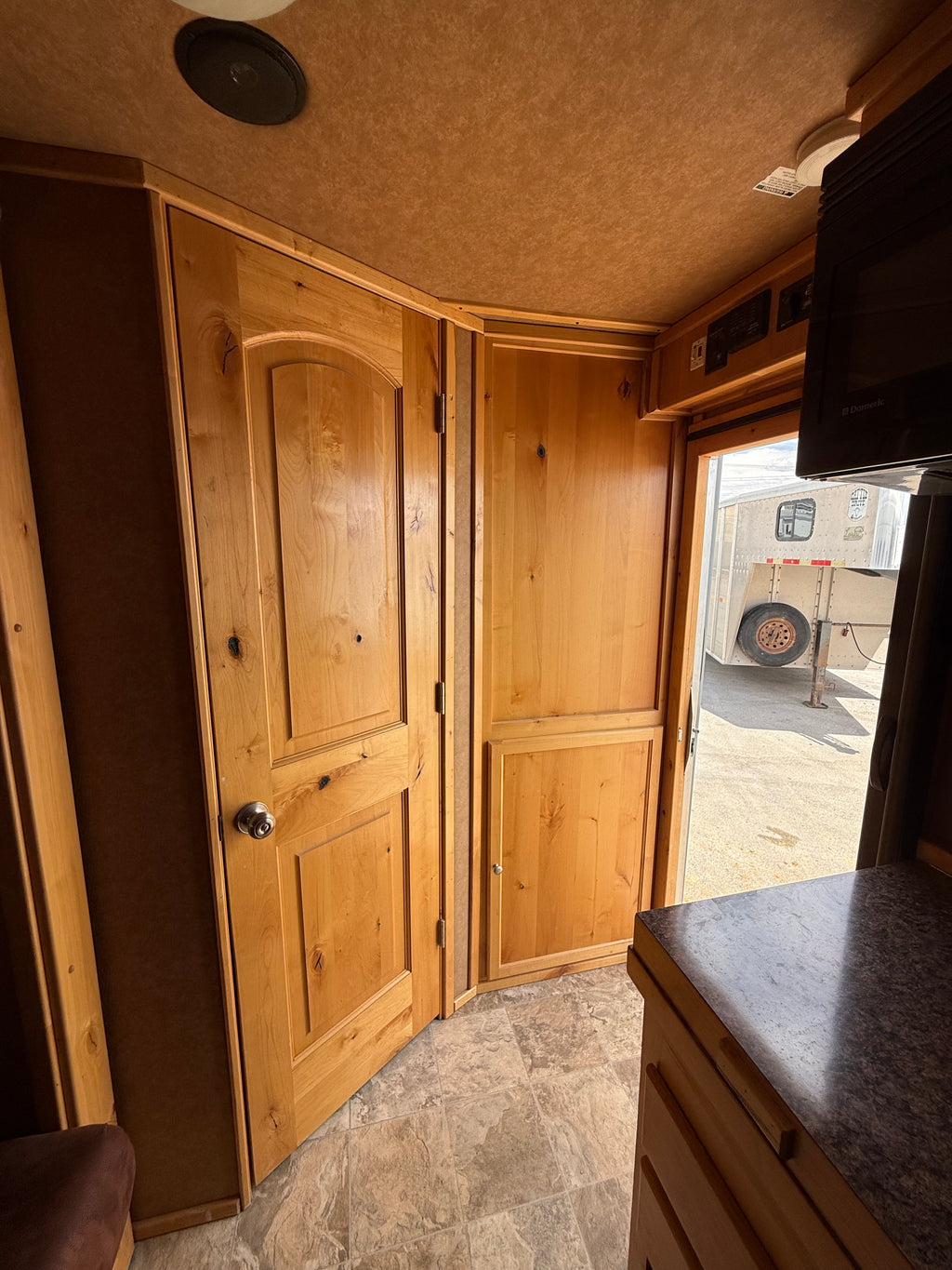 2012 Logan Coach 4H Razor XLT LQ #72351