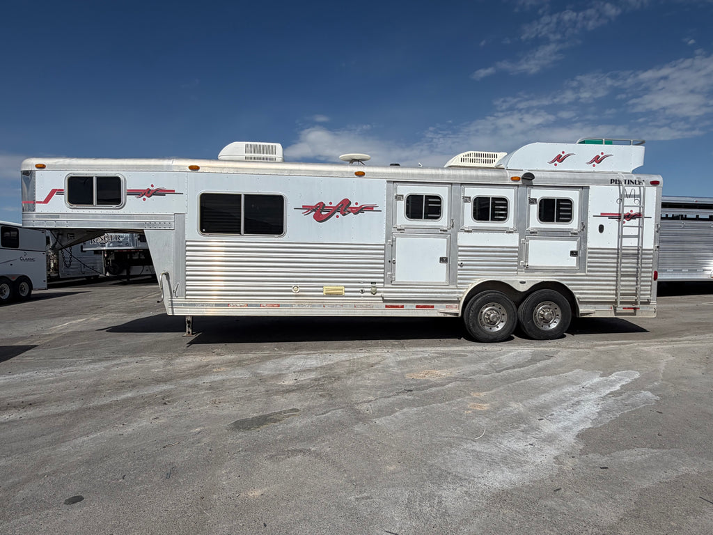 2004 Platinum 3 Horse Living Quarters