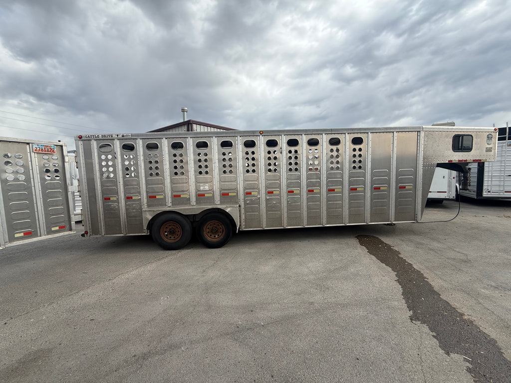 2009 24’ Merritt Stock Trailer