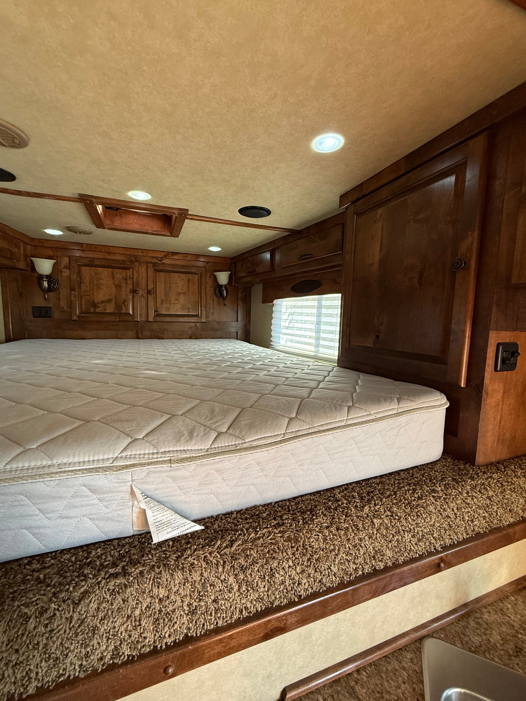 2011 Logan Coach 5H LQ #72042