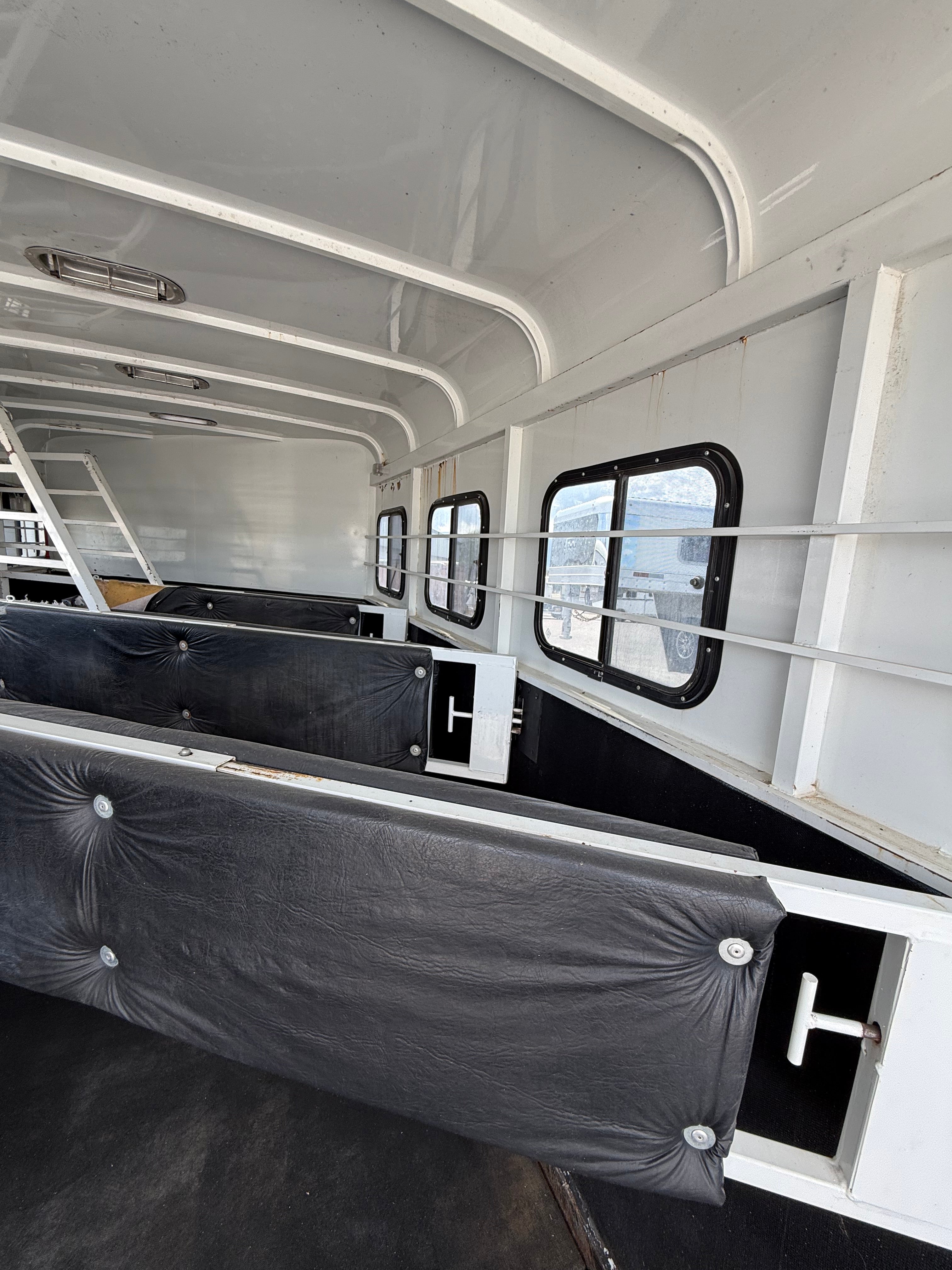 2009 American 4 horse Trailer #01544