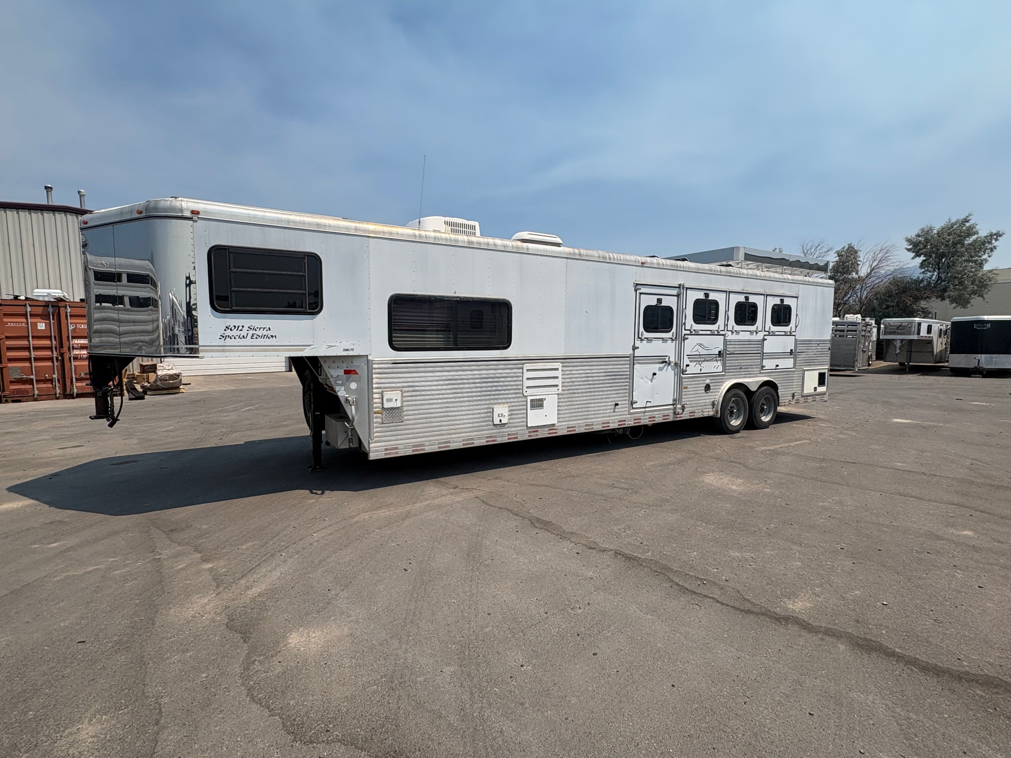 2002 Sundowner 4 Horse LQ