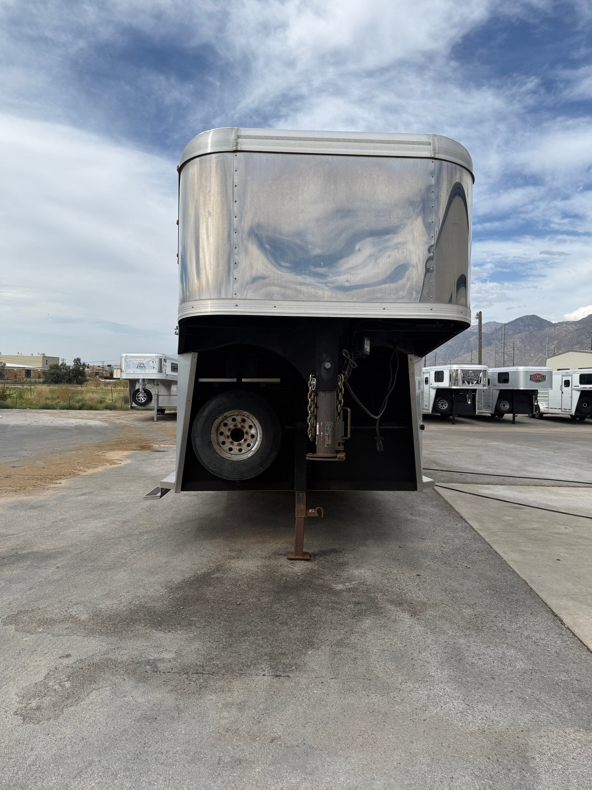 2016 Logan Coach 20’ Stockman #04662