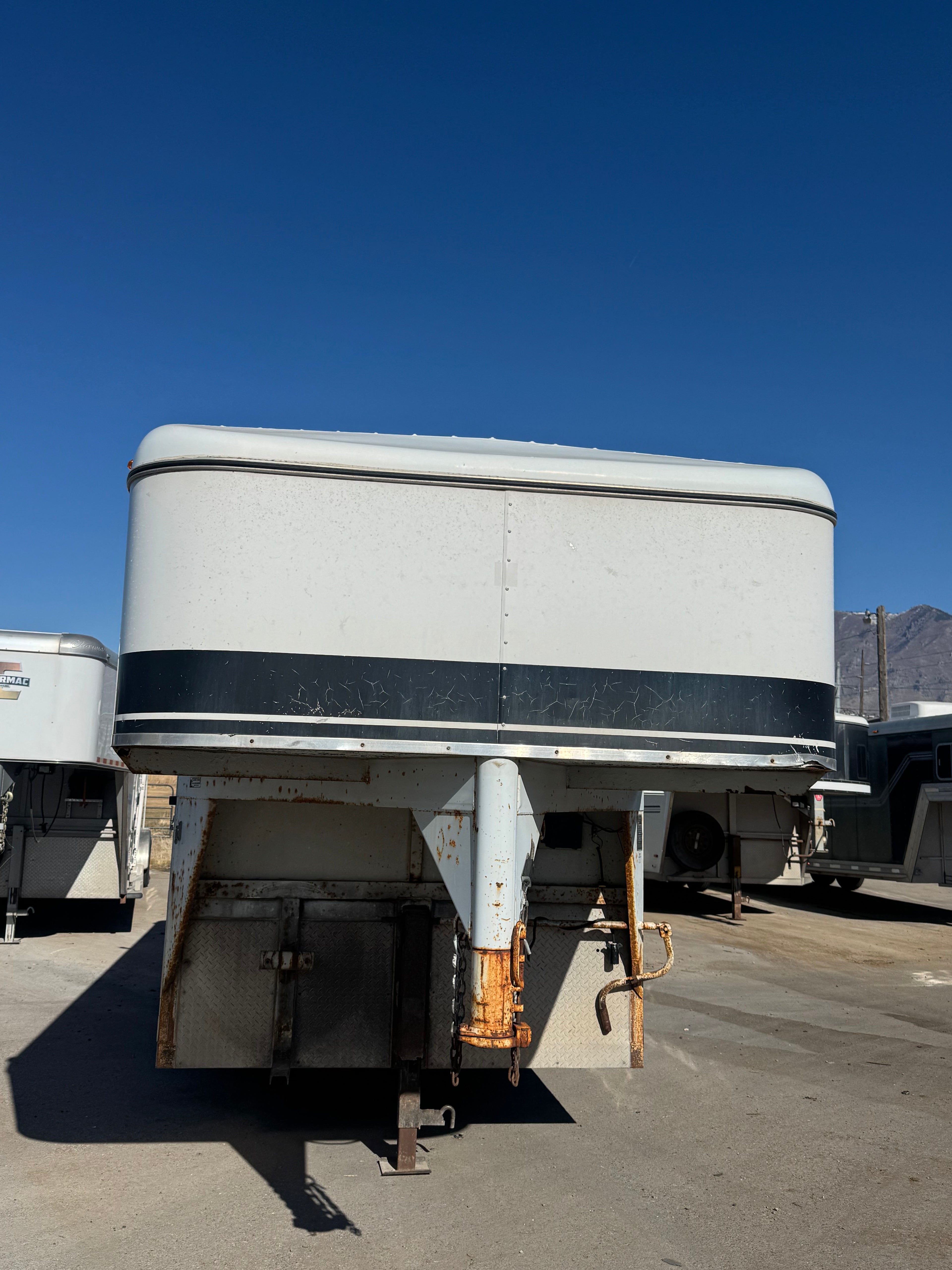 1999 Charmac 3 Horse Gooseneck